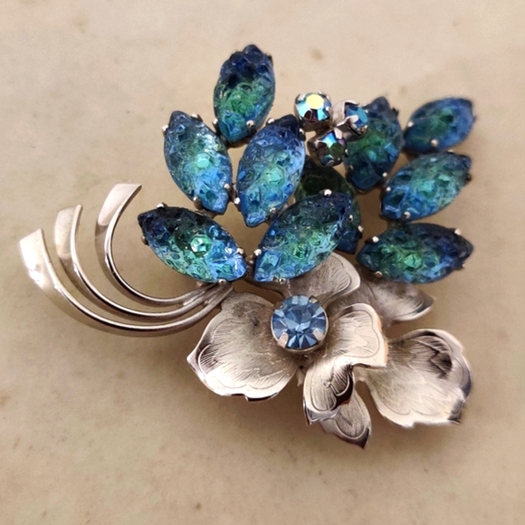 Vintage Jewelry - Vintage Iridescent Lava Glass Brooch